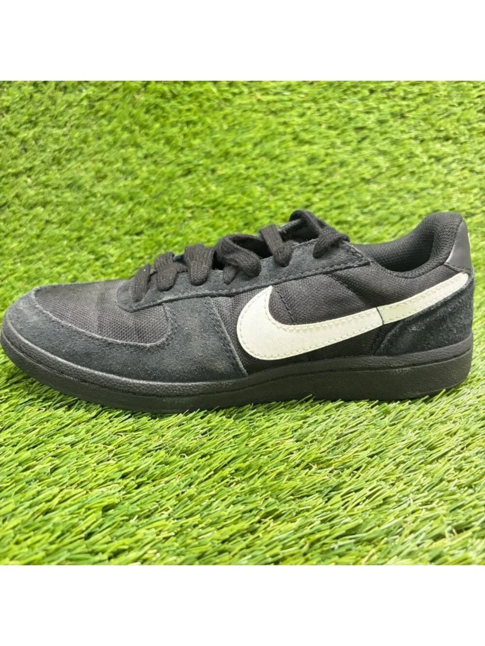 Nike Field General Boys Size 5Y Black White Athletic Walking Shoes Sneakers